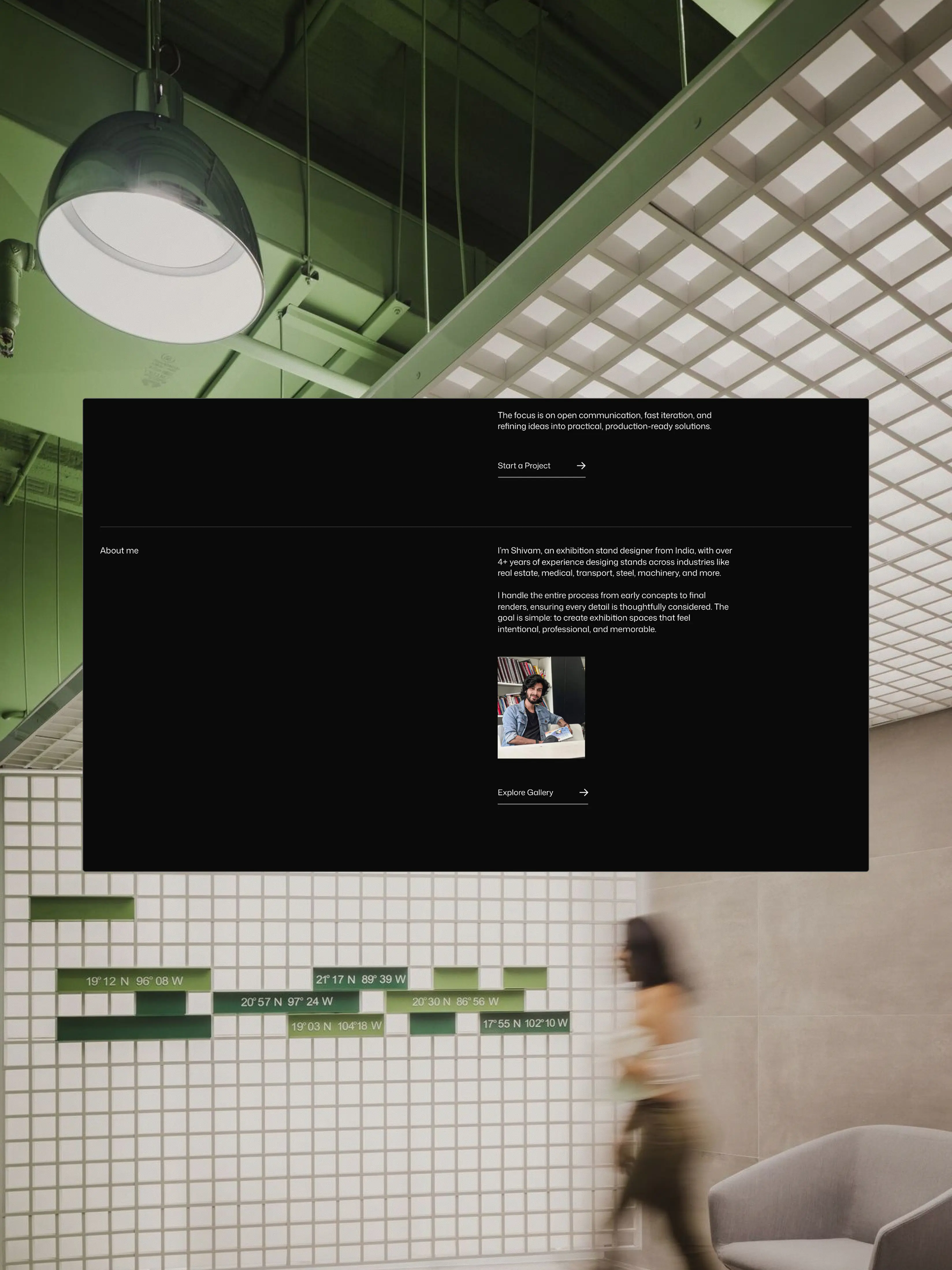 Two black panels with white text detailing exhibition stand design services and work approach, set against a background of an architectural space with vertical columns and yellow tiles.