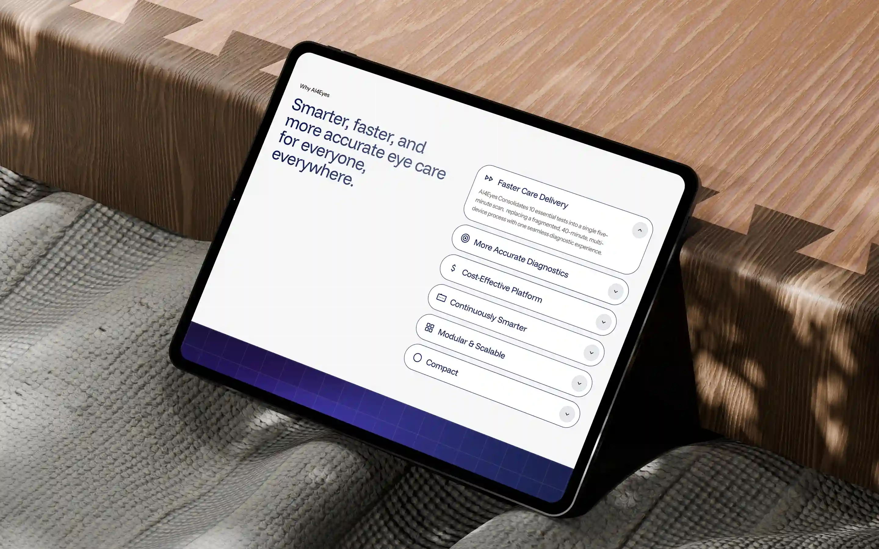 Blue shipping container with white text 'AUG. PRIEN Bauunternehmung' and website 'augprien.de' on the side.