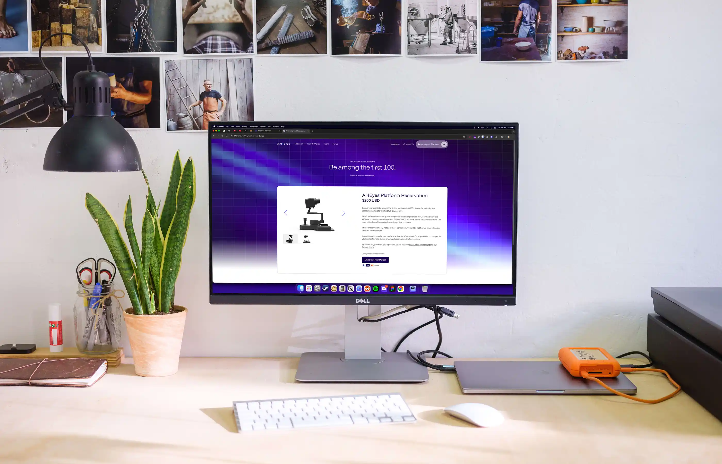Blue shipping container with white text 'AUG. PRIEN Bauunternehmung' and website 'augprien.de' on the side.